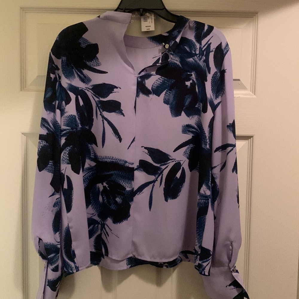 Medium Rae FLRL Purple Top - Picture 2 of 5